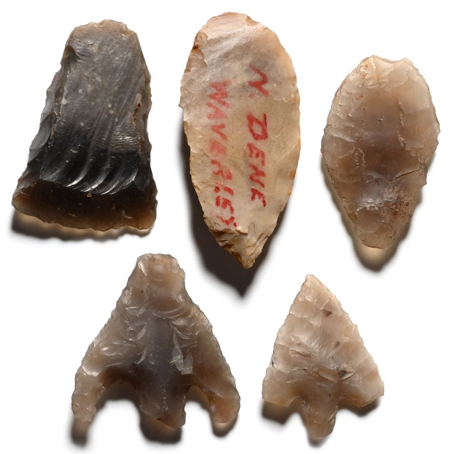 Farnham Stone Age Flint Arrowhead Group