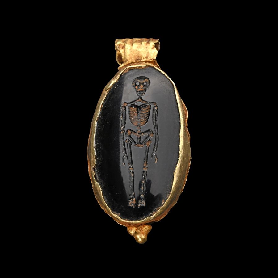 Roman Gold Pendant with Skeleton Gemstone