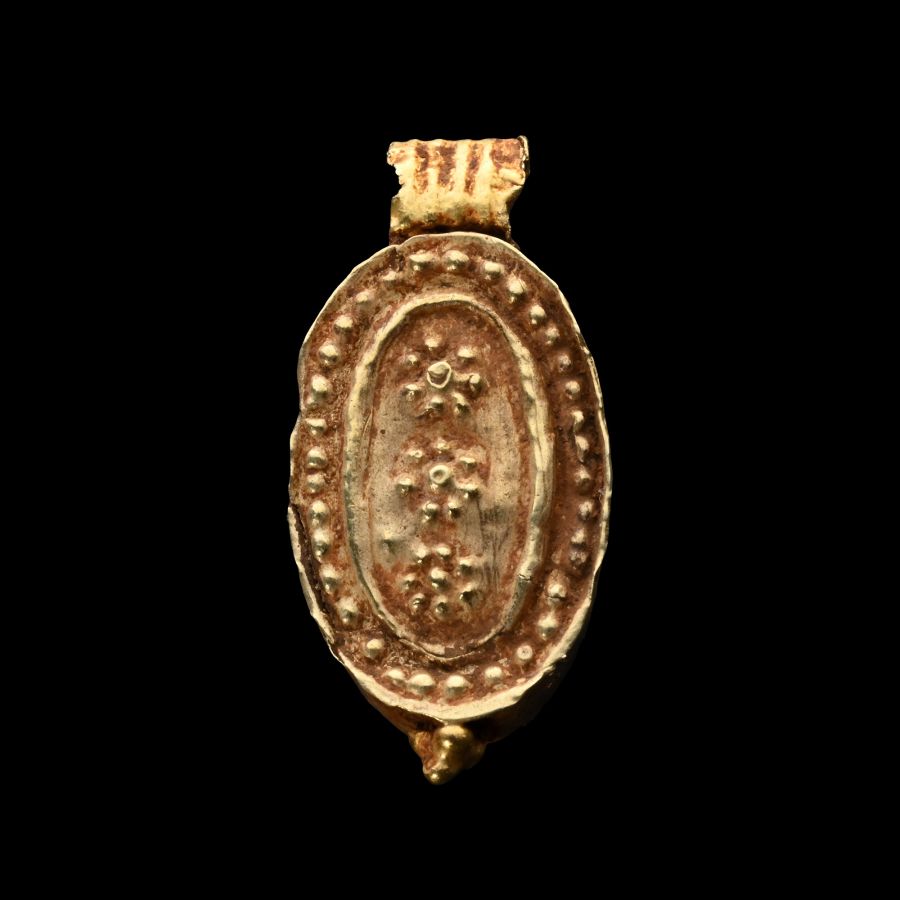 Roman Gold Pendant with Skeleton Gemstone