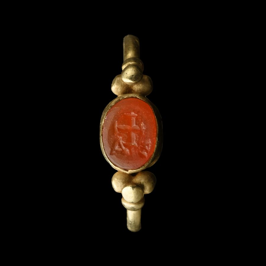 Byzantine Gold Ring with Carnelian Gemstone with Cross