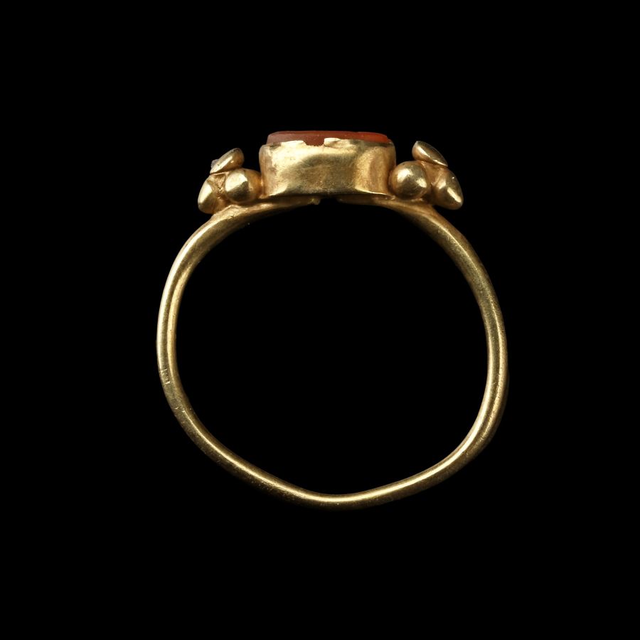 Byzantine Gold Ring with Carnelian Gemstone with Cross