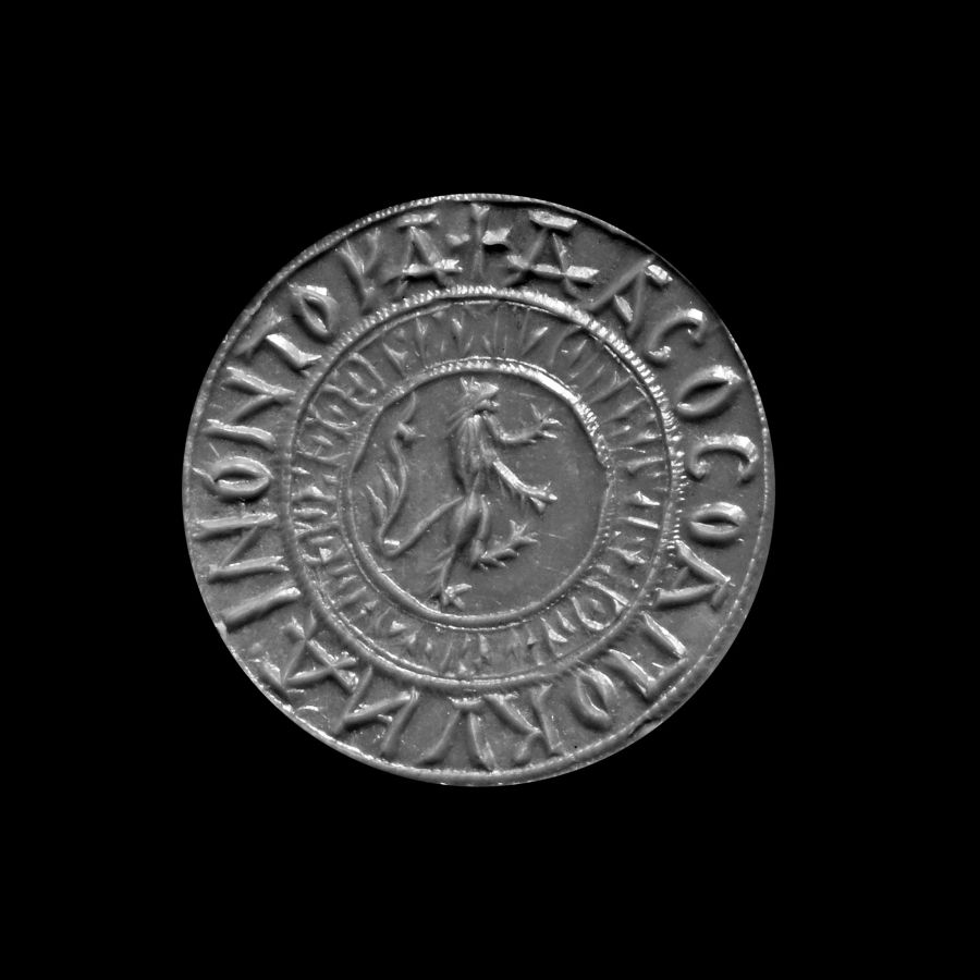 Large Veneto-Byzantine Gold Signet Ring with 'I Save from Danger' Inscription