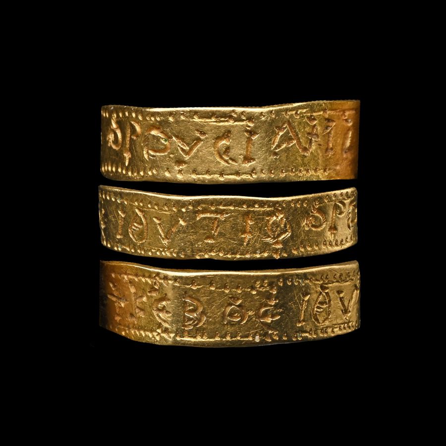 Large Byzantine Gold Ring of The Crucifixion with Mary and St John Holding Censers