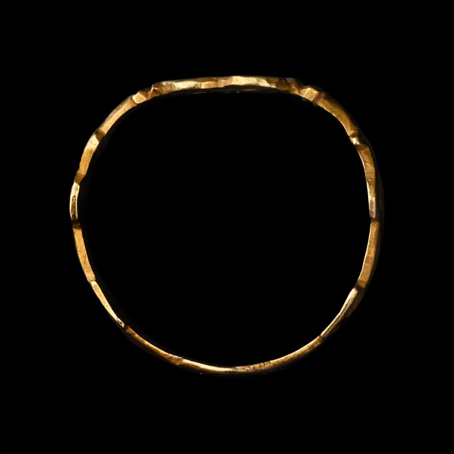 Byzantine Gold Ring with Openwork Knot Design with Stylised Birds and Clasped Hands