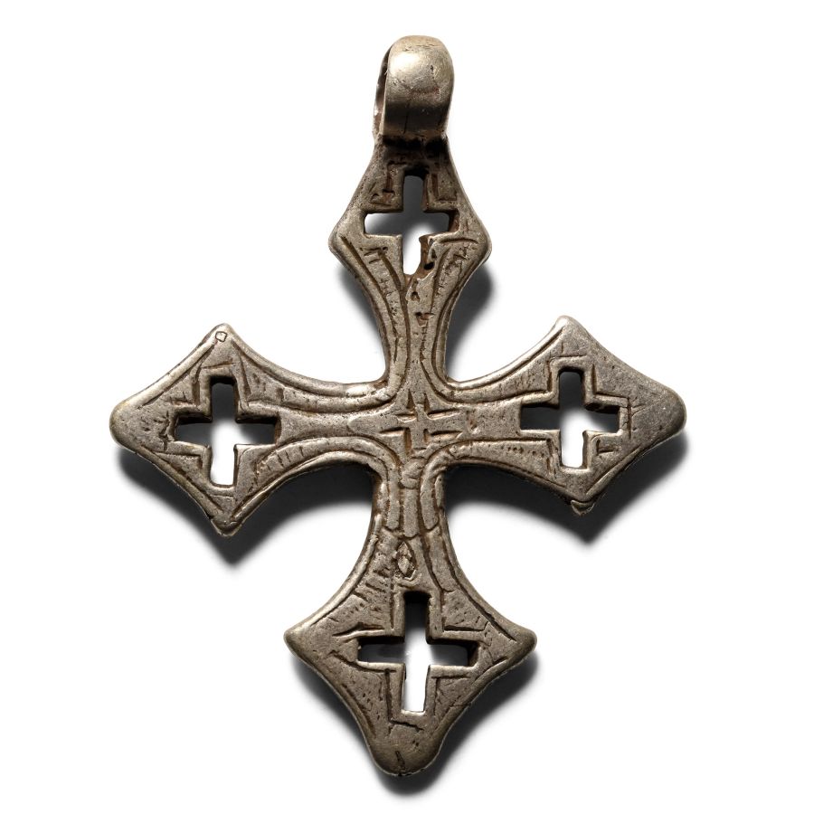 Post Medieval Silver Cross Pendant with Cross-Crosslets