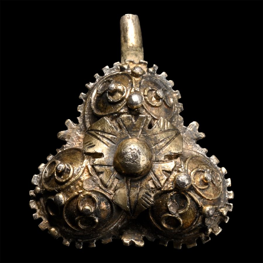 Large Tudor Silver-Gilt Floral Hooked Tag