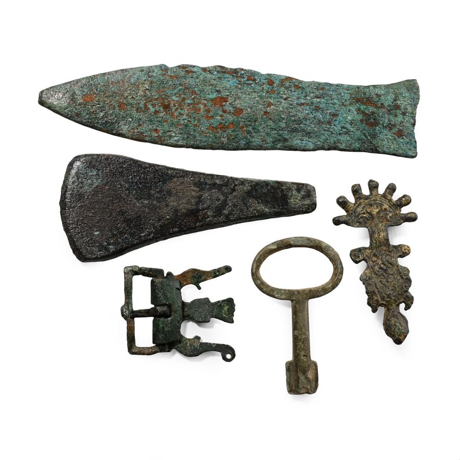 Bronze Age Style and Other Artefact Group