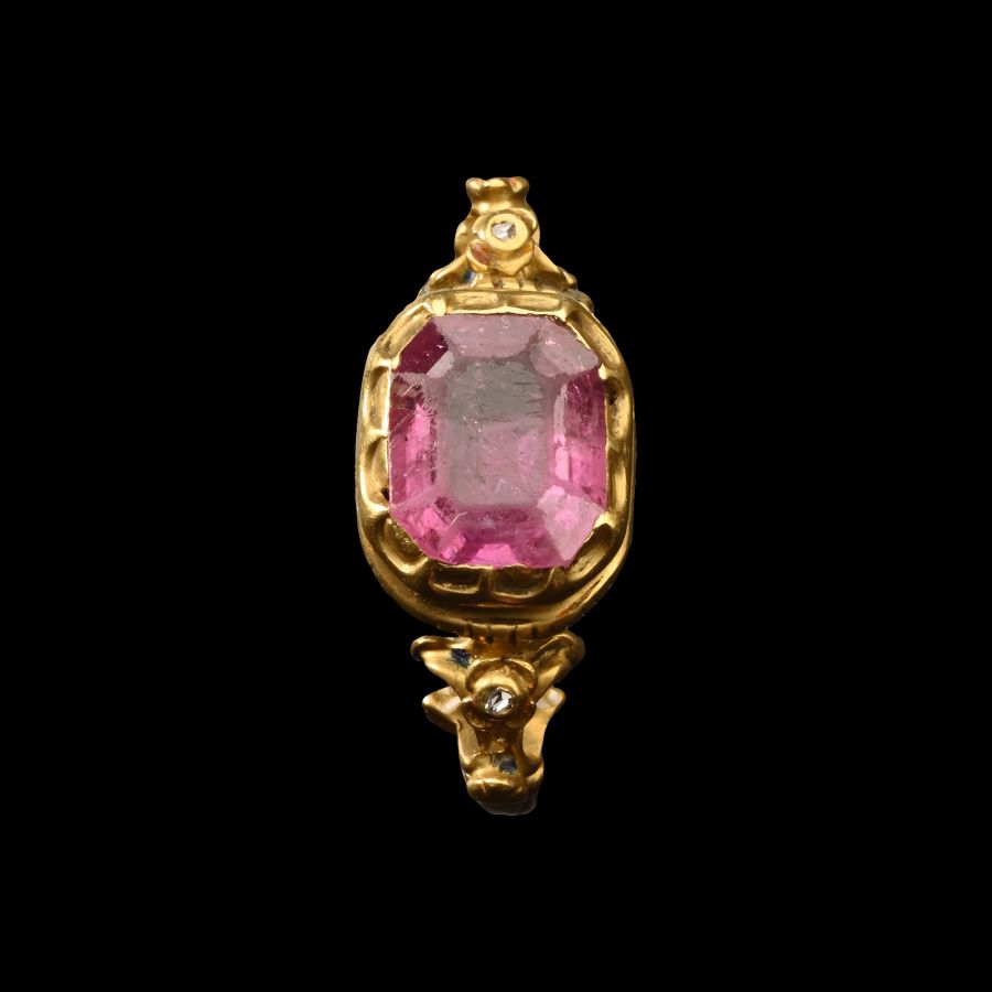 Renaissance Gold Ring with Foiled Ruby Gemstone