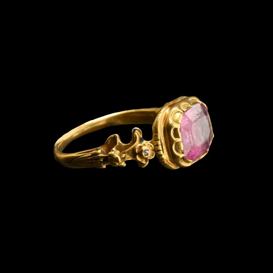 Renaissance Gold Ring with Foiled Ruby Gemstone