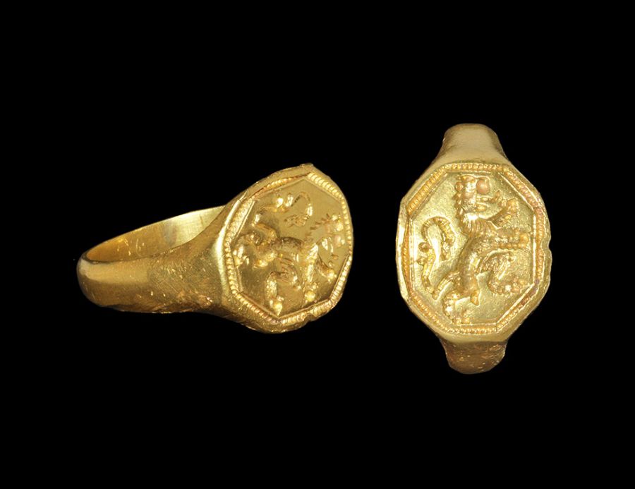 Post Medieval Scottish Gold Signet Ring with Maker's Mark