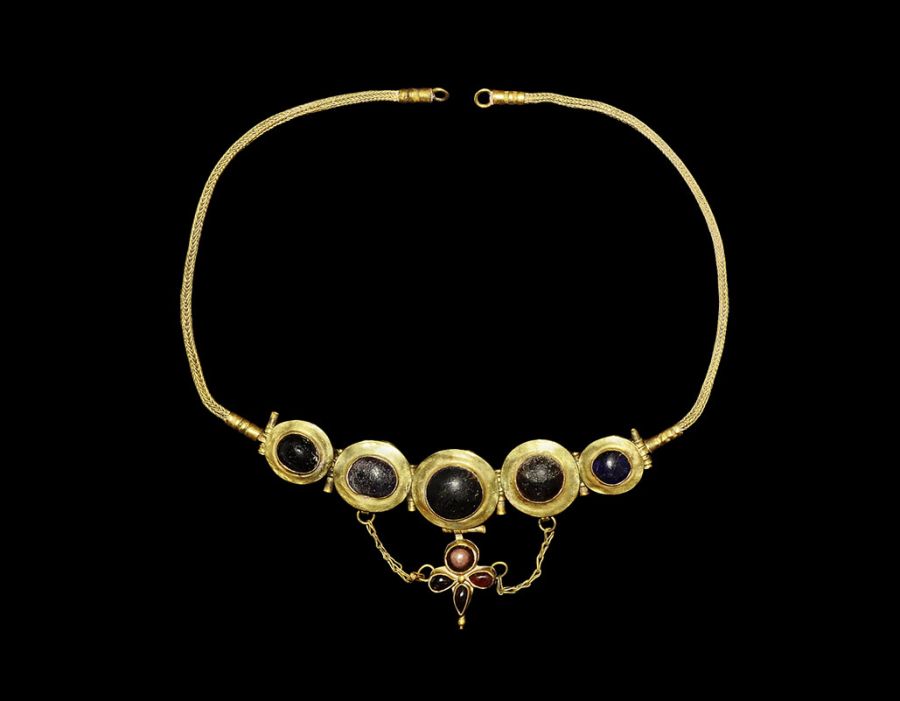 Byzantine Gold Necklace with Cruciform Pendant