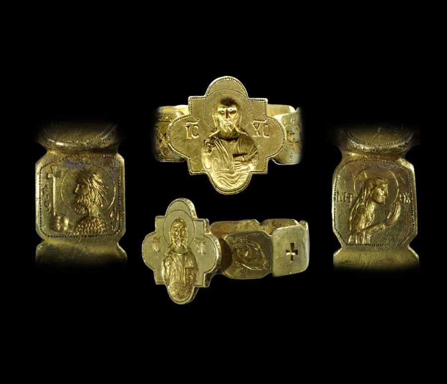 Medieval Gold Iconographic Glove Ring