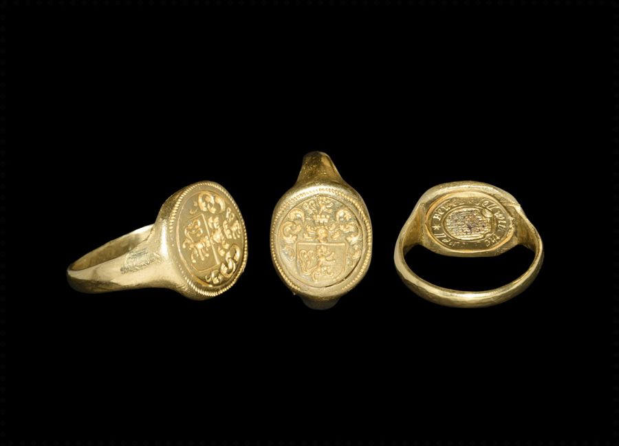 Post Medieval Elizabethan Gold 'Burghershe Family' Signet Ring