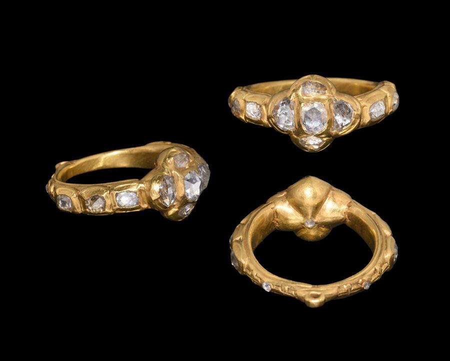 Post Medieval Gold Ring with Diamond Cross