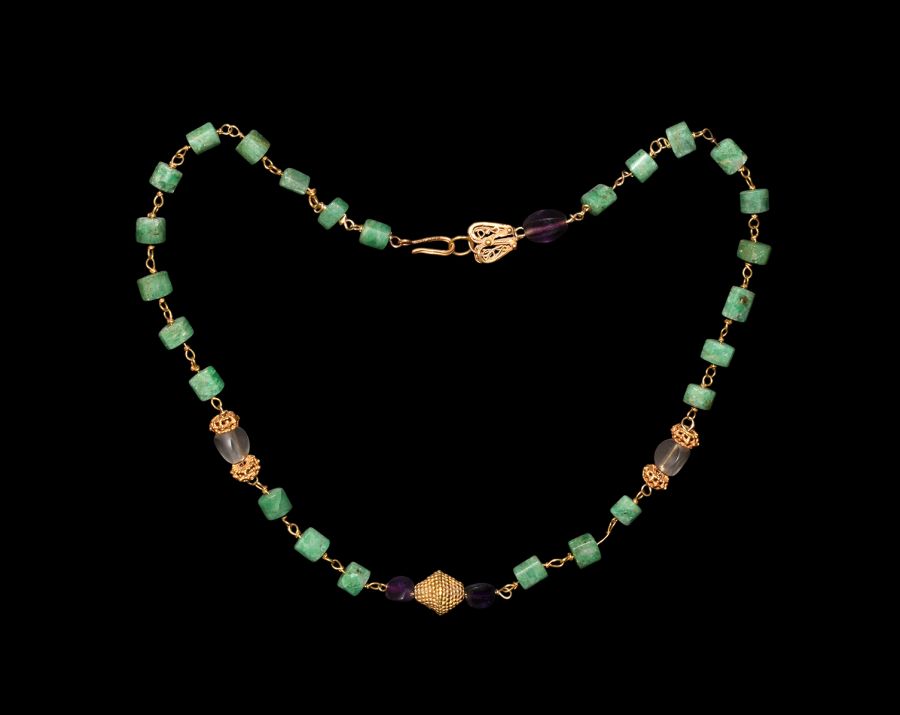 Romano-Egyptian Gold Chain Necklace with Emeralds