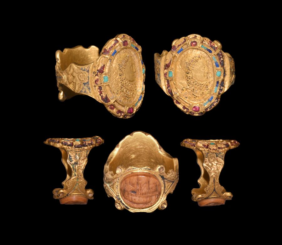 Post Medieval Elizabeth I Portrait Armada Victory Presentation Gold Ring